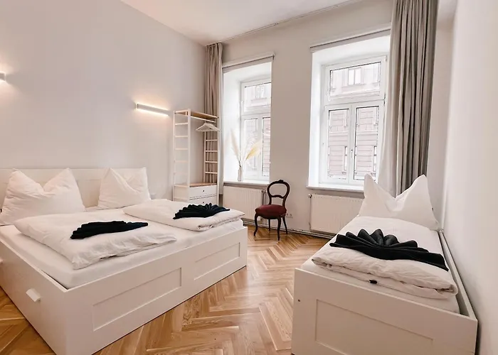 Loft Near Belvedere Castle *